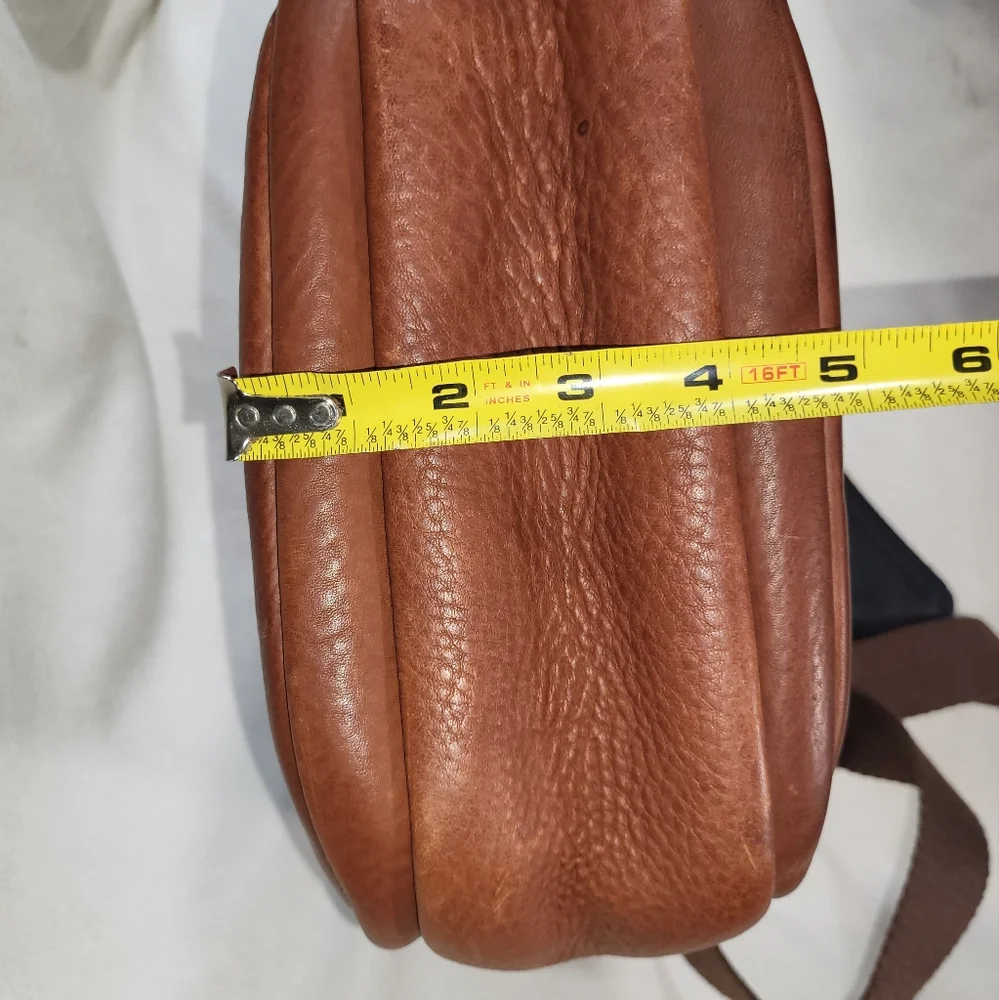Duluth Trading Co Lifetime Leather Travel Bag